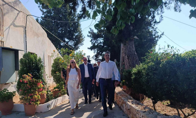 Κυριάκος Μητσοτάκης: Στα Χανιά για τον Δεκαπενταύγουστο – «Παίρνουμε δύναμη από την Παναγία μας»