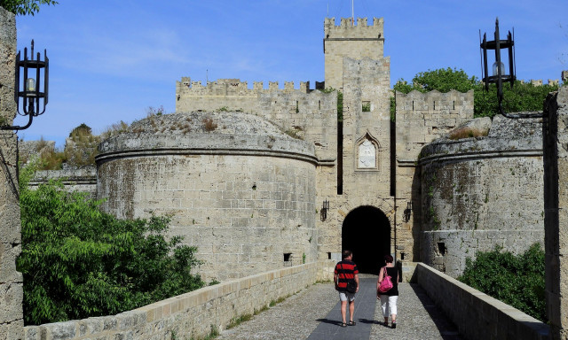 Η Ρόδος και τα «διαμάντια» του Νοτίου Αιγαίου σπάνε ρεκόρ το 2025   