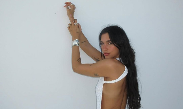 Ντούα Λίπα: Το αποκαλυπτικό φόρεμα που επέλεξε για τα γενέθλιά της - Εικόνες