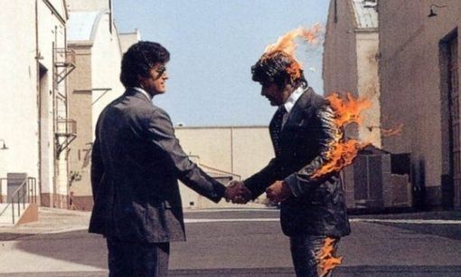 Πέθανε ο «φλεγόμενος» κασκαντέρ από το γνωστό άλμπουμ των Pink Floyd