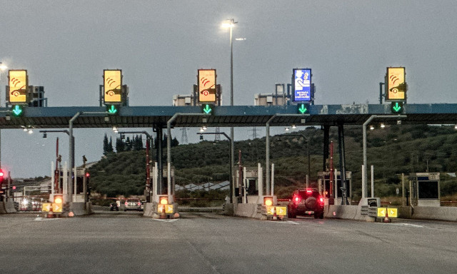 Επιστρέφουν οι αδειούχοι του Αυγούστου: Αυξημένη κίνηση στα λιμάνια και τα διόδια