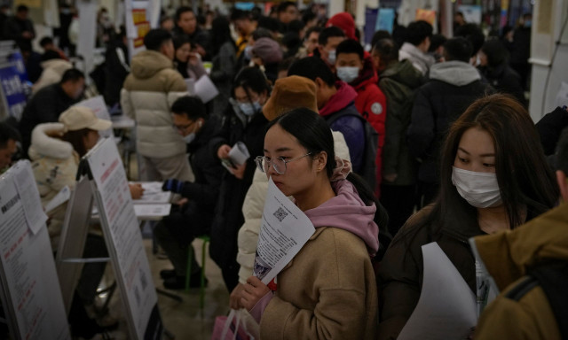 Κίνα: Νέοι εργαζόμενοι πληρώνουν για να αποκτήσουν εμπειρία στην αγορά