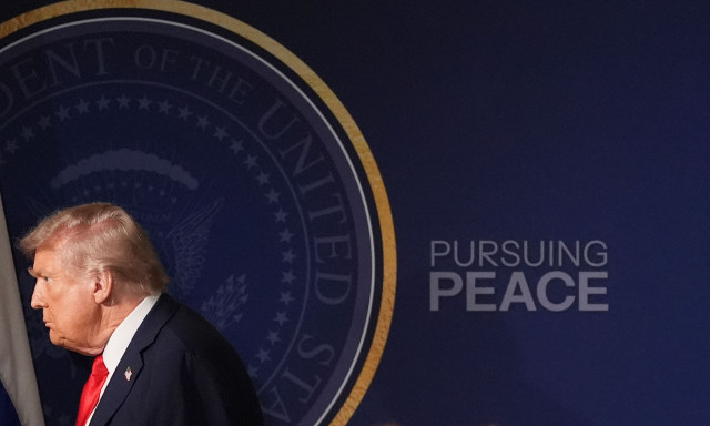 Οργή Τραμπ για τα fake news: «Ακόμα και αν η Ρωσία έλεγε “παραδινόμαστε”, θα με κατηγορούσαν»