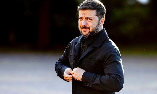 Axios: Ο Λευκός Οίκος ρωτάει αν ο Ζελένσκι θα φορέσει κοστούμι στη συνάντηση με τον Τραμπ