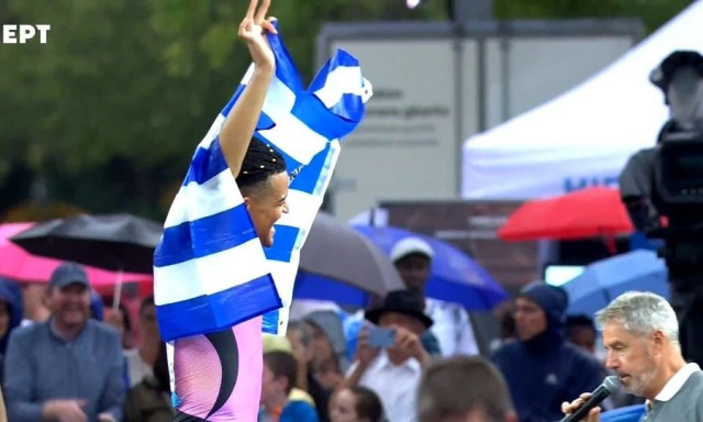 Εμμανουήλ Καραλής: Πανηγύρισε την πρώτη νίκη σε Diamond League με την ελληνική σημαία στους ώμους!