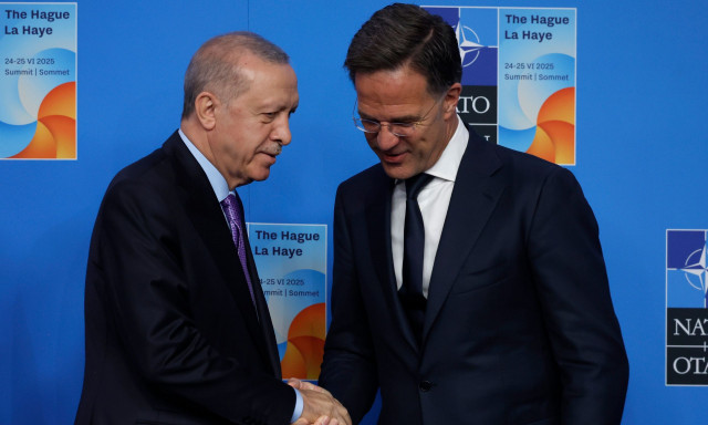 Τηλεφωνική επικοινωνία Ερντογάν – Ρούτε για τις εγγυήσεις ασφαλείας στην Ουκρανία