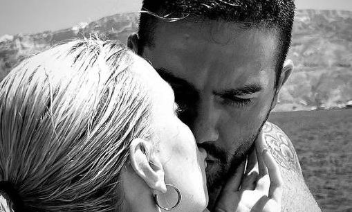 Μάστορας - Καληφώνη: Τα τρυφερά φιλιά με φόντο το ηλιοβασίλεμα - Φωτογραφίες