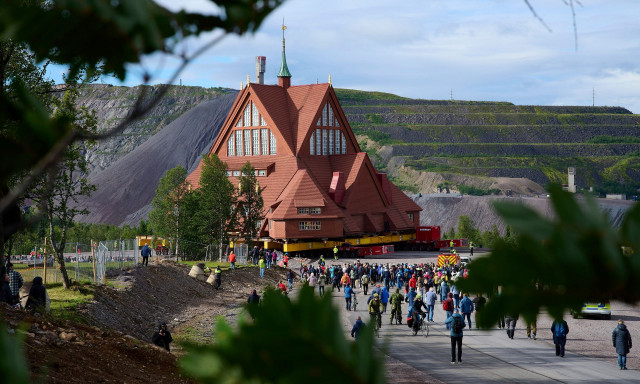 Σουηδία: Γιατί μετακινούν ιστορική εκκλησία 113 ετών – Το εντυπωσιακό timelapse βίντεο