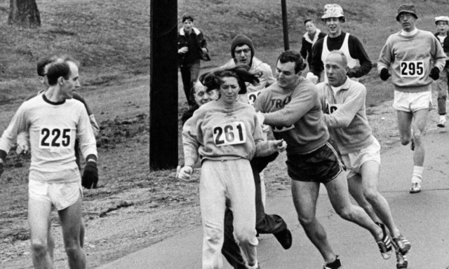 Η φωτογραφία της Kathrine Switzer που άλλαξε την ιστορία των Μαραθωνίων