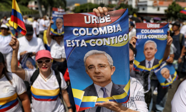 Κολομβία: Άρση της κατ’ οίκον κράτησης για τον πρώην πρόεδρο Ουρίμπε