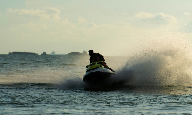 Καβάλα: 11χρονος τραυματίστηκε σε βόλτα με jet ski στην παραλία Αμμολόφων