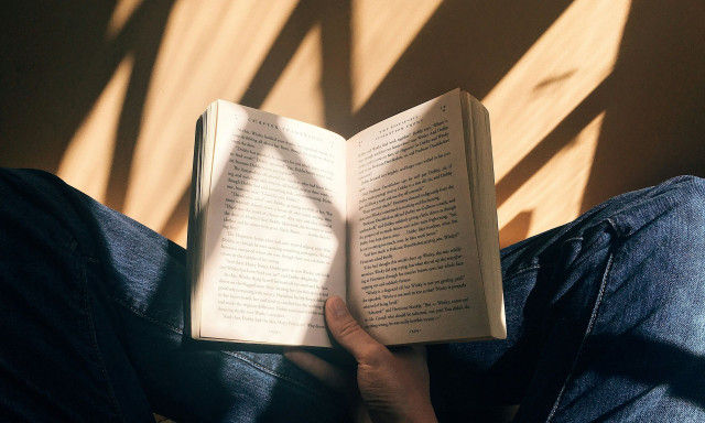 Δανία: Η κυβέρνηση θέλει να καταργήσει τον ΦΠΑ στα βιβλία για να ενθαρρύνει την ανάγνωση