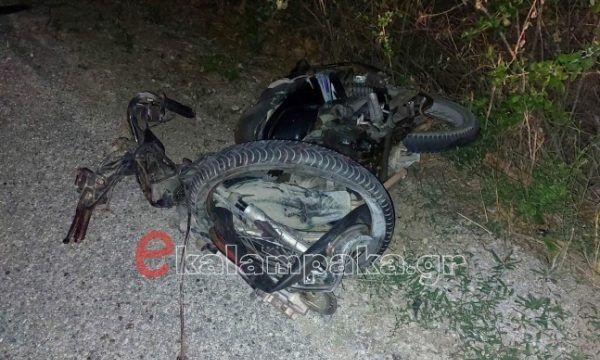 Καλαμπάκα: Θανατηφόρα σύγκρουση δίκυκλου με αυτοκίνητο - Δείτε εικόνες