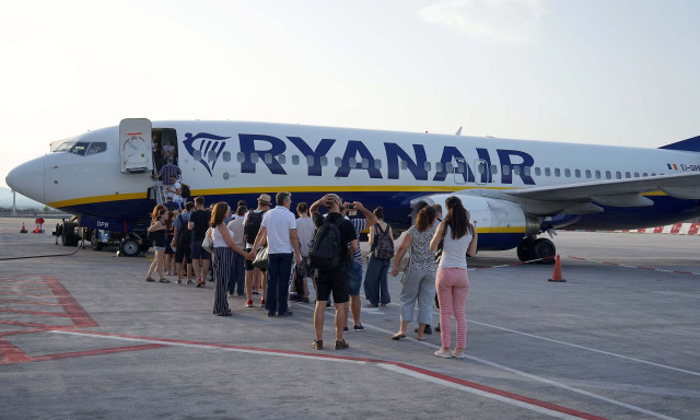 Οργισμένη ανακοίνωση της Ryanair για «άδικες καθυστερήσεις» δεκάδων πτήσεων στο «Ελ. Βενιζέλος»