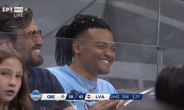 Στο Telekom Center Athens ο Καραλής, αποθεώθηκε από τον κόσμο