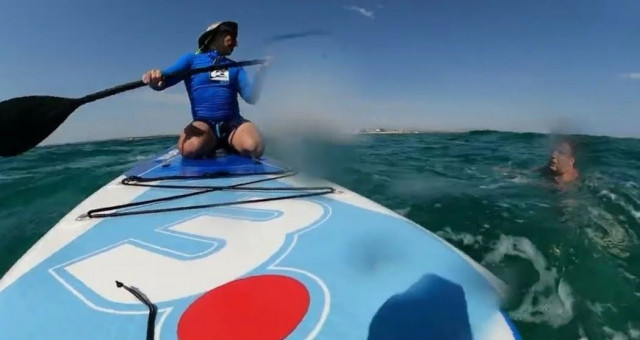 Θεσσαλονίκη: «Άκουσα τσιρίδες για βοήθεια στη θάλασσα» - Τι λέει ο αθλητής SUP για τη διάσωση θρίλερ
