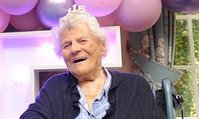 Η γηραιότερη γυναίκα στον κόσμο έκλεισε τα 116 και συμβουλεύει: «Να κάνεις ό,τι σου αρέσει»