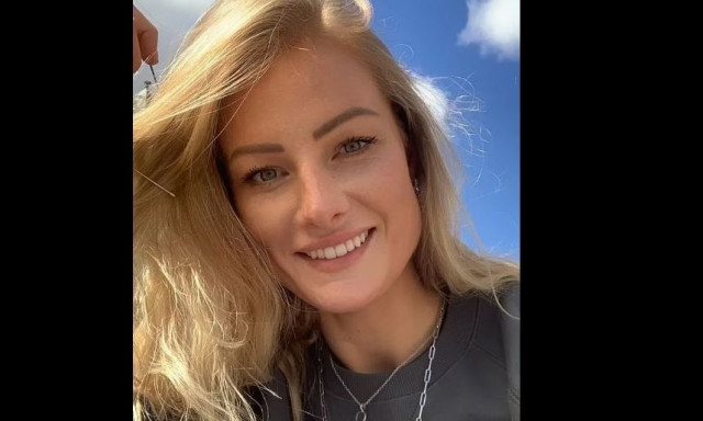 Μεγάλη Βρετανία: Αυτοκτόνησε πέφτοντας με αλεξίπτωτο η 32χρονη