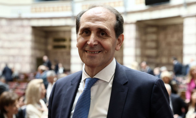 Απόστολος Βεσυρόπουλος: Νοσηλεύεται σε κρίσιμη κατάσταση - Υπέστη ανακοπή