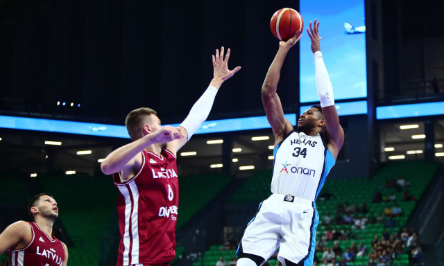 Αθλητικές μεταδόσεις: Πού θα δείτε Ελλάδα - Ιταλία στο μπάσκετ και Βραζιλία - Ελλάδα στο βόλεϊ