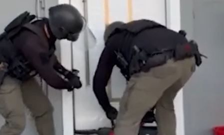 «Sin City» ολόκληρες περιοχές της Δυτικής Αττικής: 869 συλλήψεις σε ειδικές εφόδους της ΕΛ.ΑΣ.