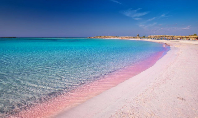 Ελαφονήσι Κρήτης: Το νησί με τις μαγευτικές παραλίες και τα δραματικά γεγονότα της ιστορίας του