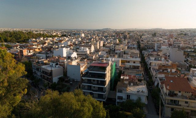 Ανοίγουν χιλιάδες κατοικίες με κοινωνική αντιπαροχή – Τα κριτήρια και οι δικαιούχοι