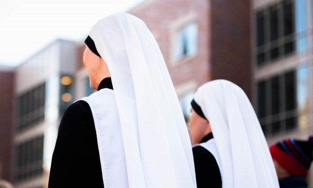 Χανιά: Συνελήφθη 52χρονη που προσποιούνταν ότι ήταν καλόγρια και πωλούσε θρησκευτικά είδη