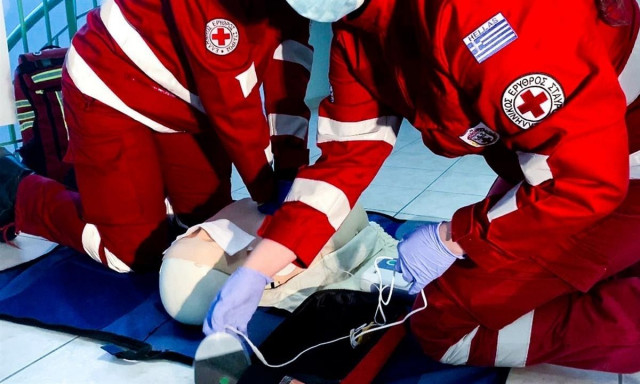 Ελληνικός Ερυθρός Σταυρός: Εθελόντρια έσωσε 26χρονη που υπέστη ανακοπή καρδιάς σε κατασκήνωση