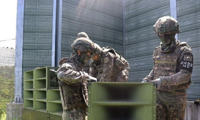 Παγκόσμια ανησυχία: Νοτιοκορεάτες στρατιώτες πυροβόλησαν Βορειοκορεάτες στα σύνορα
