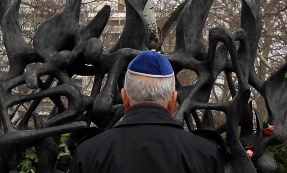 «Έκρηξη αντισημιτισμού» στη Γαλλία - «Αδιάφορος ο Μακρόν», καταγγέλλει ο πρεσβευτής των ΗΠΑ