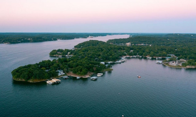 Τραγωδία σε λίμνη: Νεκρός άνδρας από αμοιβάδα που του... έφαγε τον εγκέφαλο