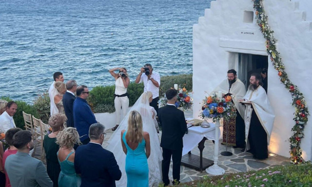 Παντρεύτηκαν ο τράπερ FY και η Αλεξία Κεφαλά μετά από έξι χρόνια σχέσης - Δείτε βίντεο