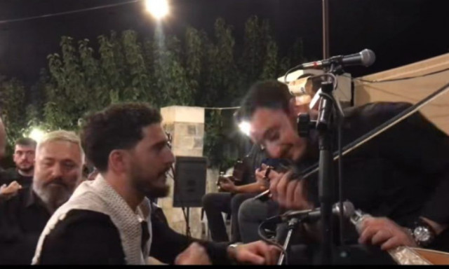 Ανώγεια: Ο γαμπρός αφιέρωσε στη νύφη την πιο γλυκιά μαντινάδα – Βίντεο