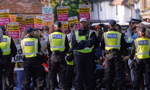 Βρετανία: Η κυβέρνηση υπόσχεται να επιταχύνει τη διαδικασία εξέτασης των αιτημάτων ασύλου