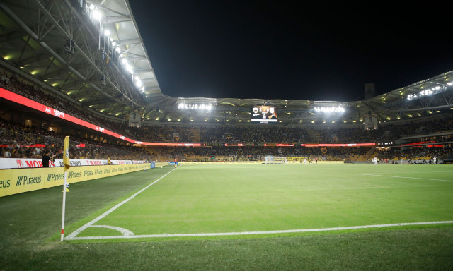 Super League Βαθμολογία: ΑΕΚ και ΠΑΟΚ άρχισαν με… τρίποντο