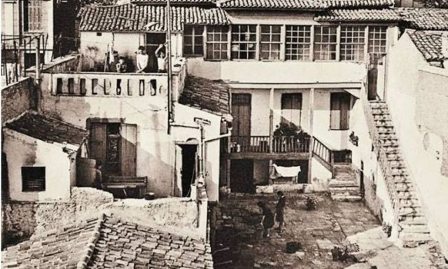 Οικία Κοκοβίκου: Αναστηλώνεται η κατοικία της Τριπόδων 32 - Η θρυλική ιστορία της