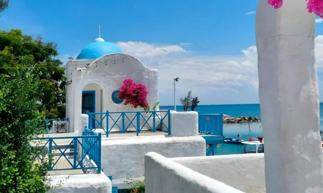 Son-tra marina: Αυτή είναι η λύση για οικονομικές διακοπές στη... «Σαντορίνη»