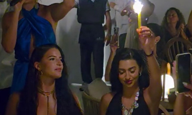 Αναστασία: Ξεφαντώνει με Ικαριώτικο στην Πάρο σε νυχτερινή της έξοδο - Βίντεο