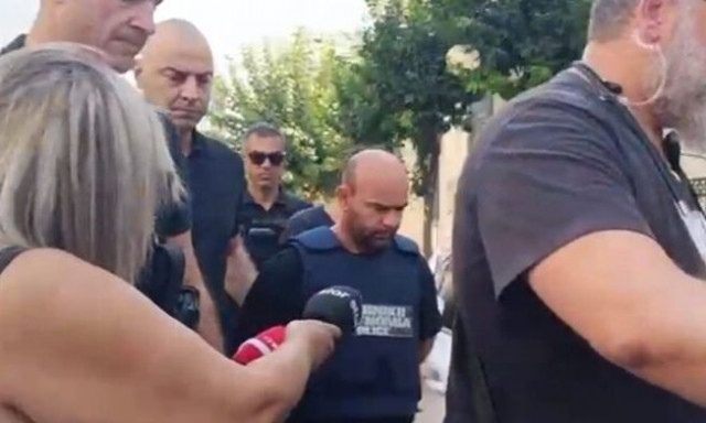 Βόλος: Με κατεβασμένο κεφάλι έφτασε στον ανακριτή ο 40χρονος δολοφόνος - «Δεν ήξερα τι έκανα»