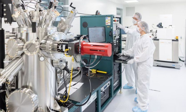 Το ταξίδι στο παρελθόν έγινε πραγματικότητα: Επιστήμονες έστειλαν φωτόνια πίσω στον χρόνο!