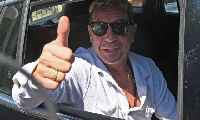 Μαζωνάκης: Μήνυση κατά μελών της οικογένειάς του θα καταθέσει ο τραγουδιστής