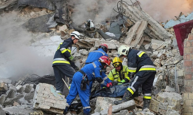 15 νεκροί από ρωσική επίθεση στο Κίεβο - Χτυπήθηκε κτίριο της ΕΕ στην πρωτεύουσα της Ουκρανίας