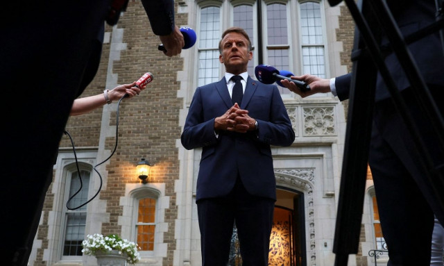 Γαλλία: Ο Εμανουέλ Μακρόν σκοπεύει να «υπηρετήσει τη θητεία του έως το τέλος»