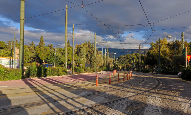 Τι συμβαίνει με τη λεωφόρο Βασιλίσσης Όλγας; Η κόντρα και η μακρά ιστορία της