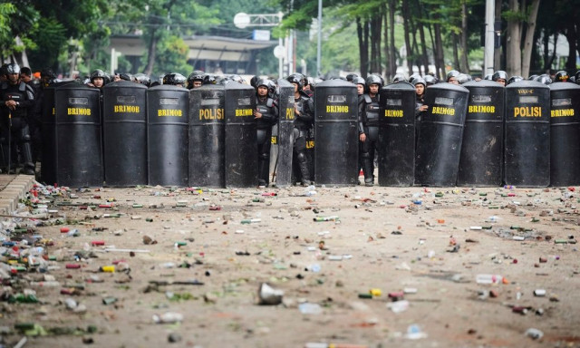 Βίαιες διαδηλώσεις στην Ινδονησία και το TikTok αναστέλει τη λειτουργία ζωντανής μετάδοσης