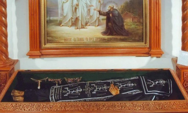 Άγιος Αλέξανδρος του Σβίρ: Ο βίος του και το άφθαρτο επί 492 χρόνια λειψανό του - Ποιοι γιορτάζουν