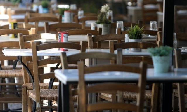 Κρήτη: Εργαζόμενος σε εστιατόριο έσωσε πελάτη από πνιγμό