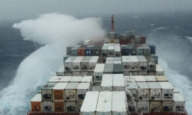 «Πόλεμος» στα λιμάνια: ΗΠΑ, Κίνα επιβάλλουν δασμούς, απειλώντας με αναταραχή στις θάλασσες