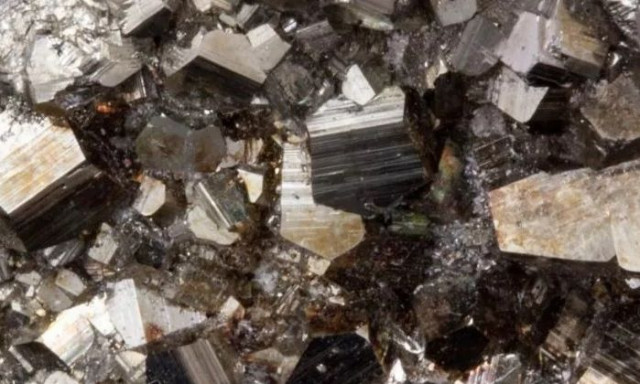 Τεράστιο κοίτασμα σιδήρου αξίας 5,6 τρισεκατομμυρίων ευρώ